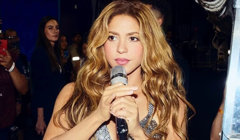 Shakira Hastaneye Kaldırıldı: Konser İptal!