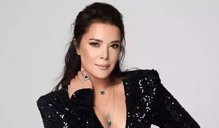 Sibel Bilgiç’in Lüks Beyaz Köşkü Göz Kamaştırıyor!