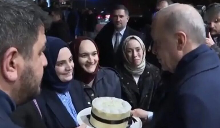 AK Parti Gençlik Kolları’ndan Erdoğan’a Sürpriz