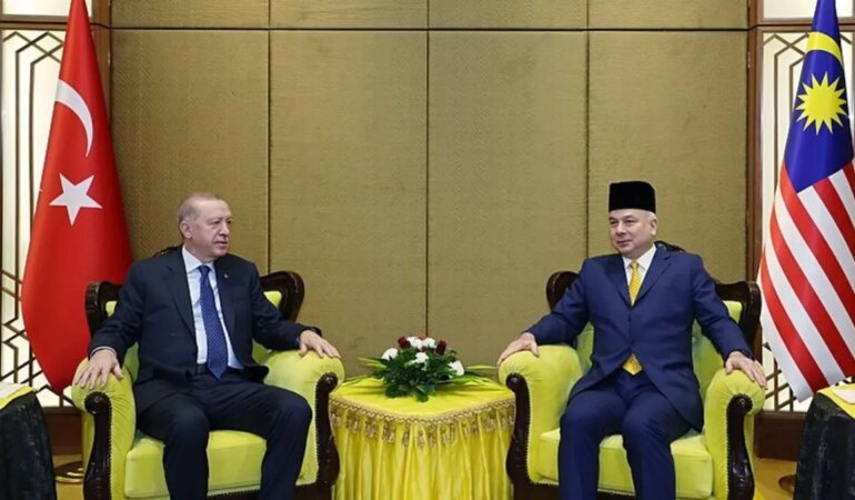 Erdoğan, Malezya’da Perak Sultanı ile Buluştu