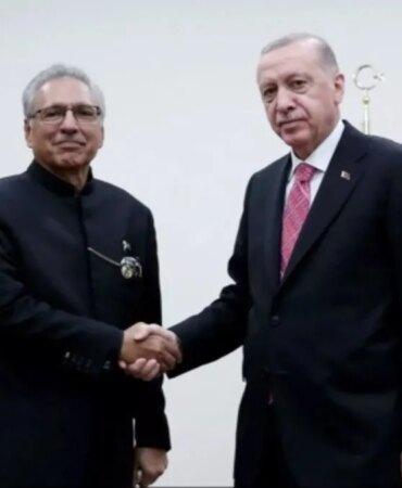 baskan-erdogan-pakistan-cumhurbaskani-asif-ali-zerdari-ile-gorustu-1739132422674.jpg