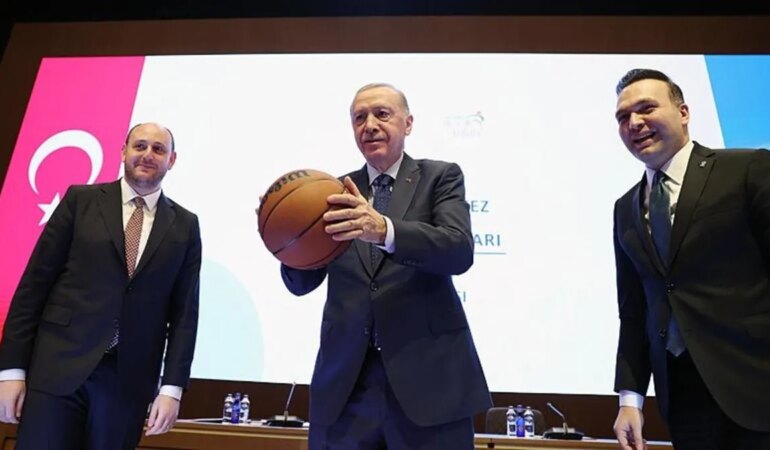 Erdoğan’a Basketbol Topuyla Doğum Günü Sürprizi!