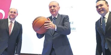 baskan-erdogana-basketli-dogum-gunu-surprizi-1740517301307.jpeg