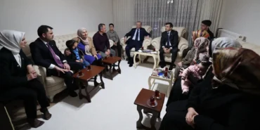 baskan-erdogandan-depremzede-aileye-ziyaret-1738866682988.jfif_.webp