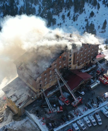 kartalkaya-otel-yangin-aa-2326712.jpg