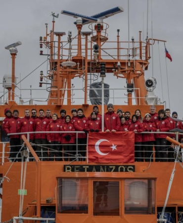 turk-bilim-ekibi-antarktika-aa-2331028.jpg
