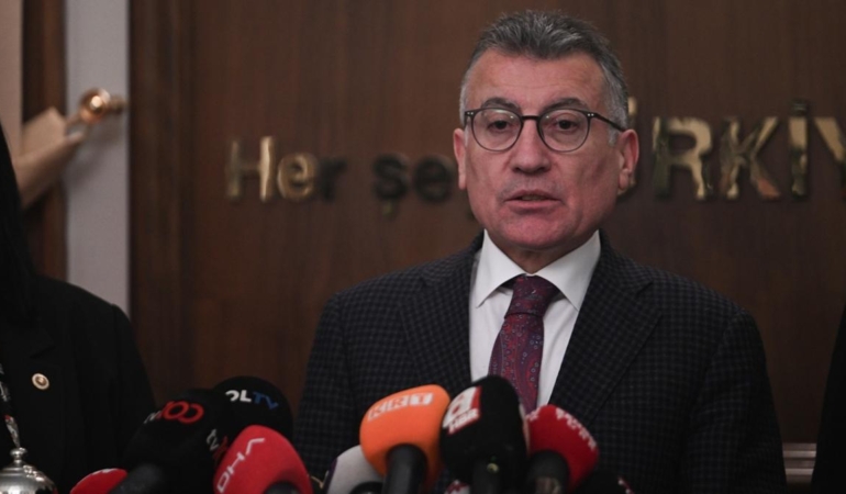 AK Parti 8. Olağan Büyük Kongresi'nde Divan Başkanlığına AK Parti TBMM Grup Başkanı Abdullah Güler seçildi