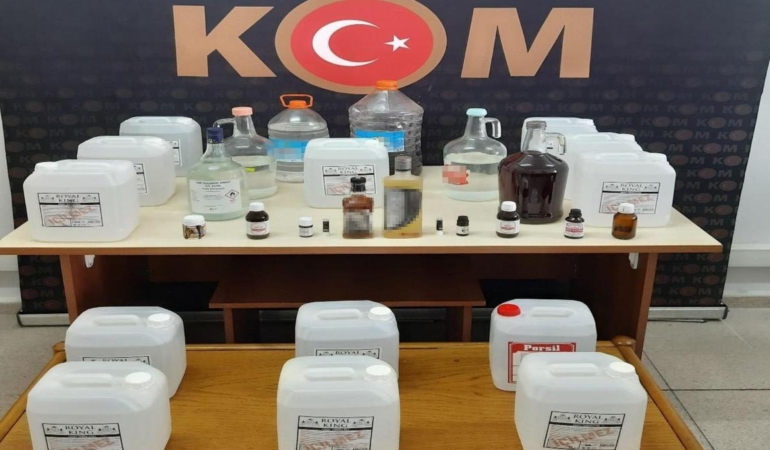Burdur’da Sahte İçki Operasyonu: 8 Gözaltı!