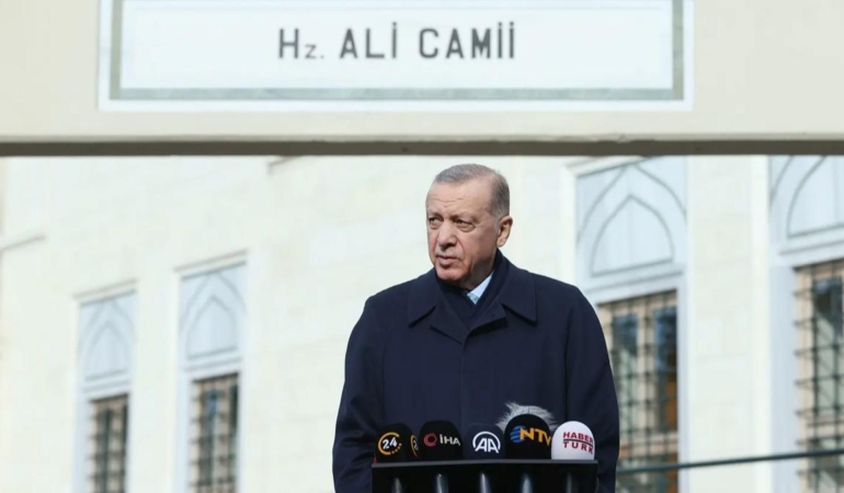 Erdoğan Cuma Namazında Vatandaşlarla Buluştu!