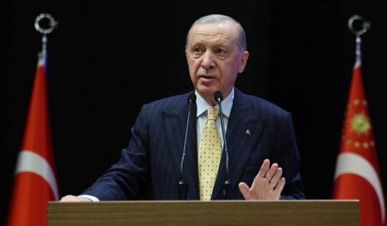 Başkan Erdoğan'dan kuvvet komutanlarını tehdit eden Özgür Özel'e sert tepki: Haddini bileceksin