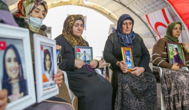 Evlat Hasreti: 1992 Günlük Mücadele Sürüyor