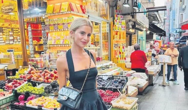 Ünlü Yıldız İstanbul’da Doyasıya Eğlendi!