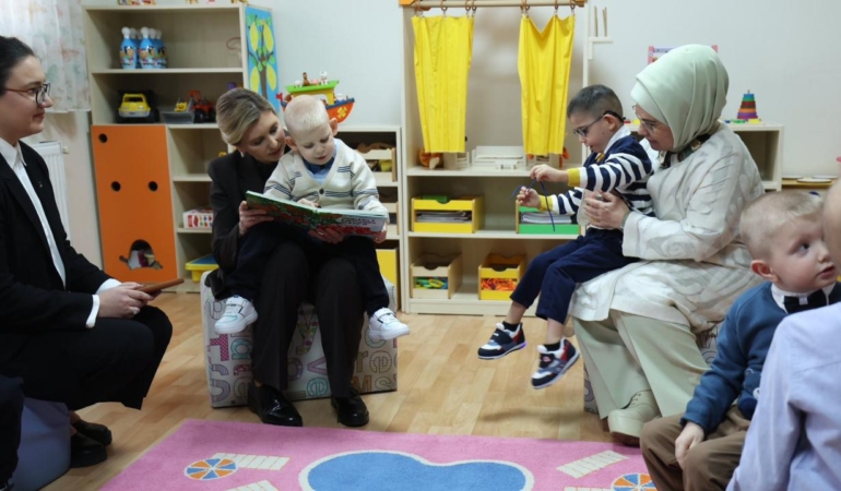 Emine Erdoğan, Ukraynalı Yetim Çocukları Ziyaret Etti