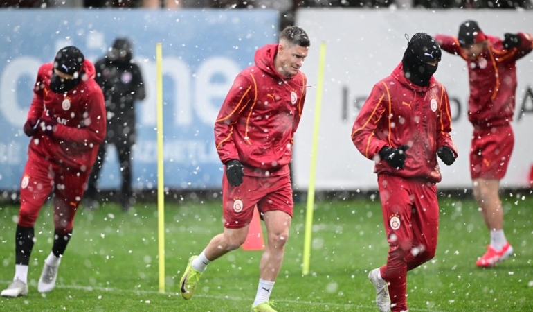 Galatasaray AZ Alkmaar Maçına Hazır!