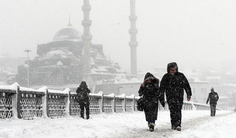 İstanbul’a Yoğun Kar Yağışı ve Soğuk Hava Geliyor!