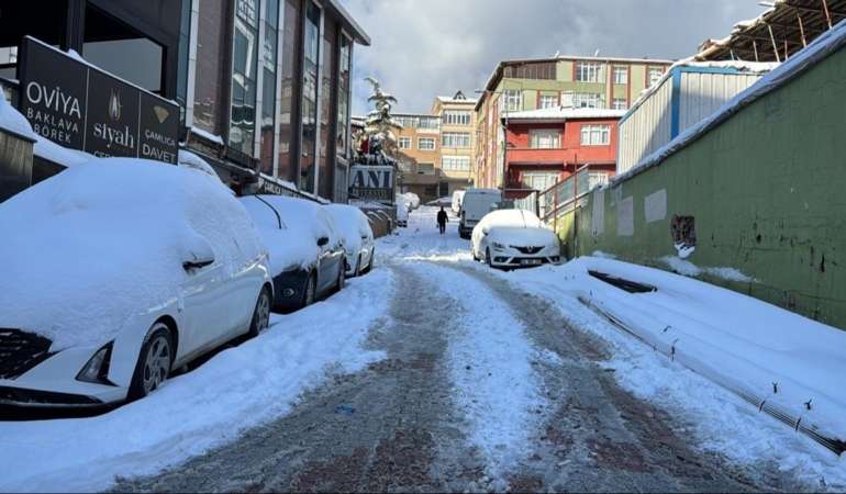 Kar Yağışı Kısıtlaması Kalktı: Vali Gül Açıklama Yaptı