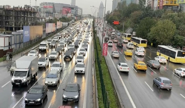 istanbulda-trafik-yogunlu-652_2-41.jpg