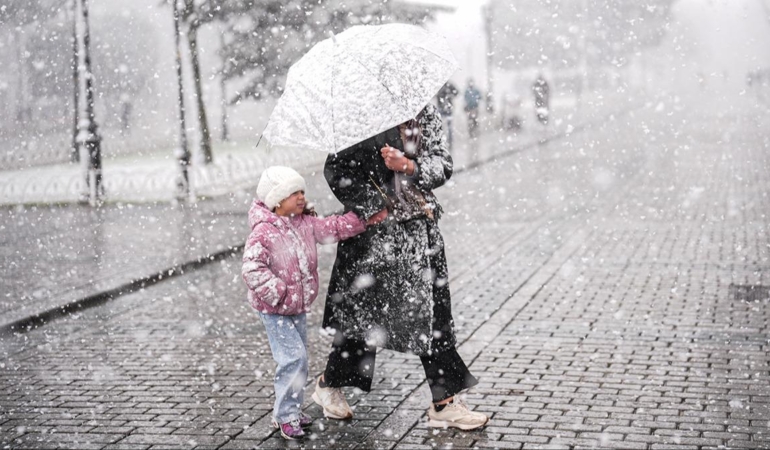 İstanbul’da Kar Nedeniyle Eğitime Ara Verildi!