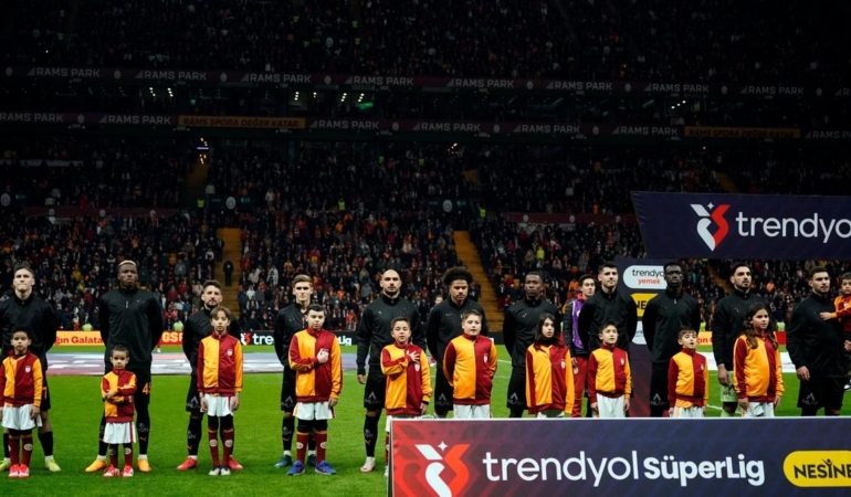 Adana Demirspor, Galatasaray maçını terk etti!