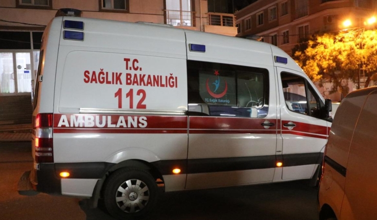 Baba-evlat Tartışması: Genç Bıçakla Yaraladı