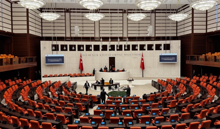 TBMM’de Adalet ve Sanayi Teklifleri Görüşülecek!