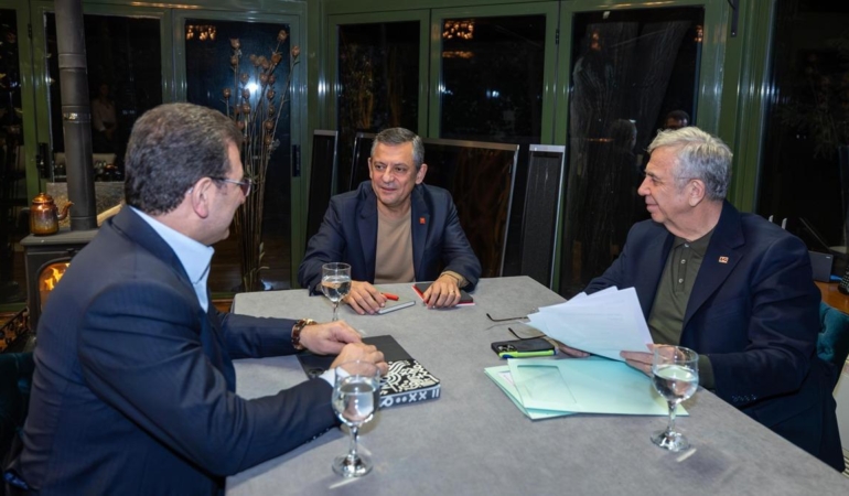 "Üçlü masanın adayı belli"… CHP'den ön seçim tiyatrosu