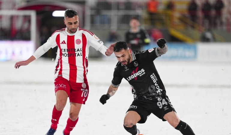 Kar Yağışında Golsüz Beraberlik: Ümraniye-Sakarya 0-0