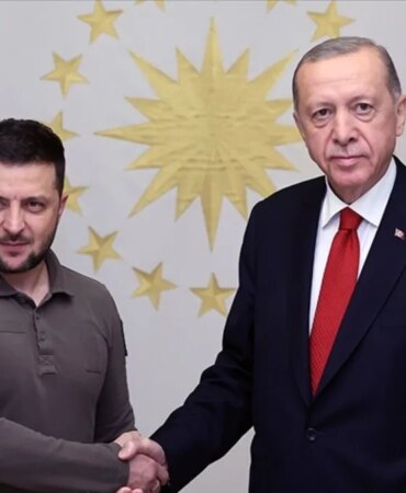 zelenski-yarin-turkiyeye-geliyor-1739797454735.jpg