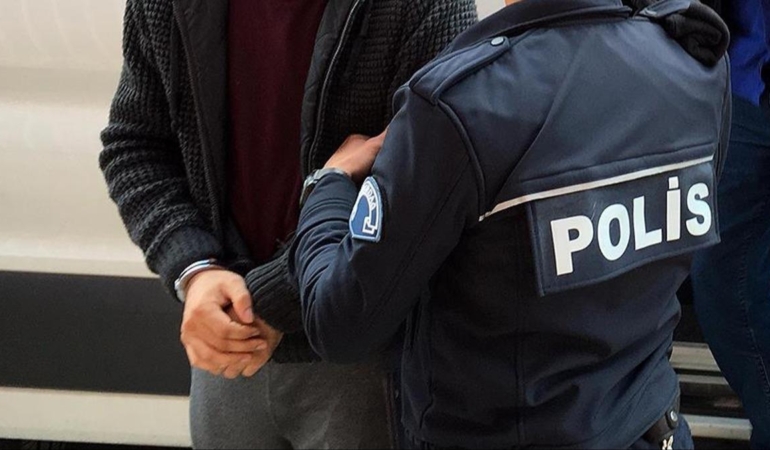 Silahlı Terör Üyesi 3 Yıl Hapisle Yakalandı
