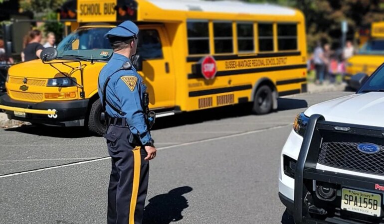 New Jersey’de Okul Otobüsü Devrildi: 15 Yaralı!