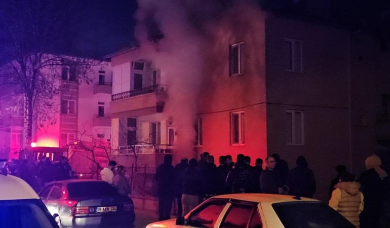 Bağcılar’da Bodrum Katında Yangın: 10 Kişi Kurtarıldı