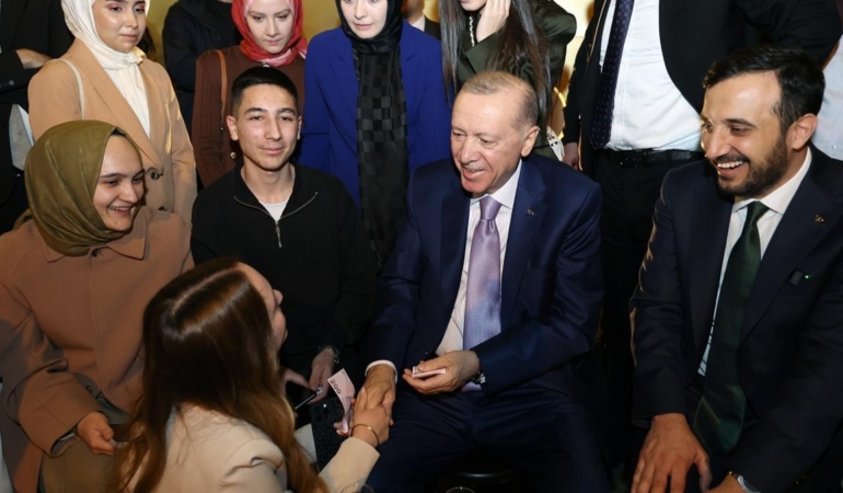 Erdoğan, Gençlerle İftar Programında Buluştu