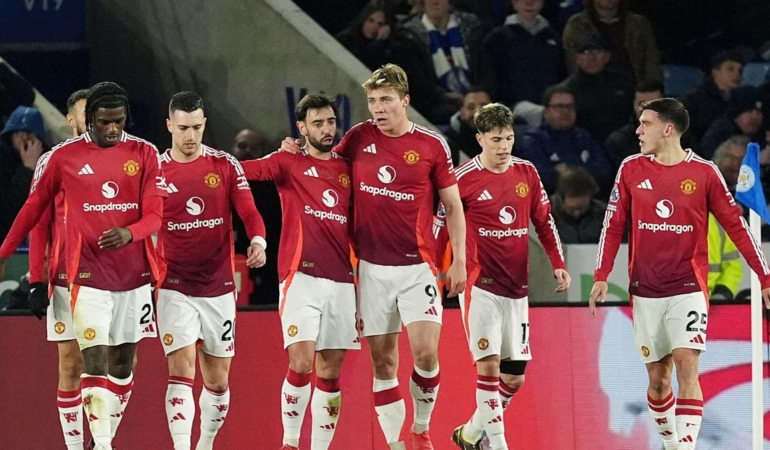 Manchester United, Leicester’ı 3-0 ile geçti!