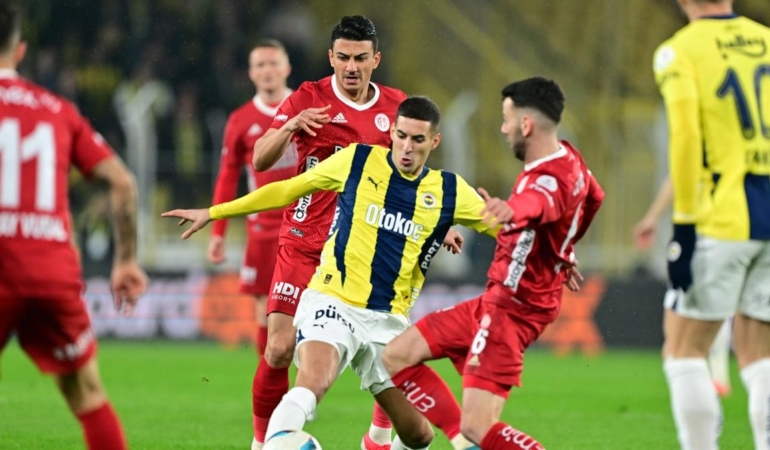 Fenerbahçe Zirveye Yükseliyor!
