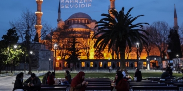 sultanahmet-cami-iftar-2337906.jpg