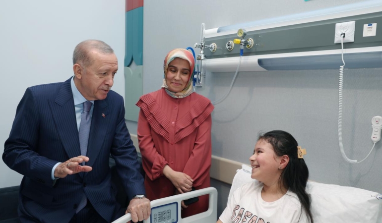 Erdoğan Hastanede Atağı: Çocuklarla Buluştu!