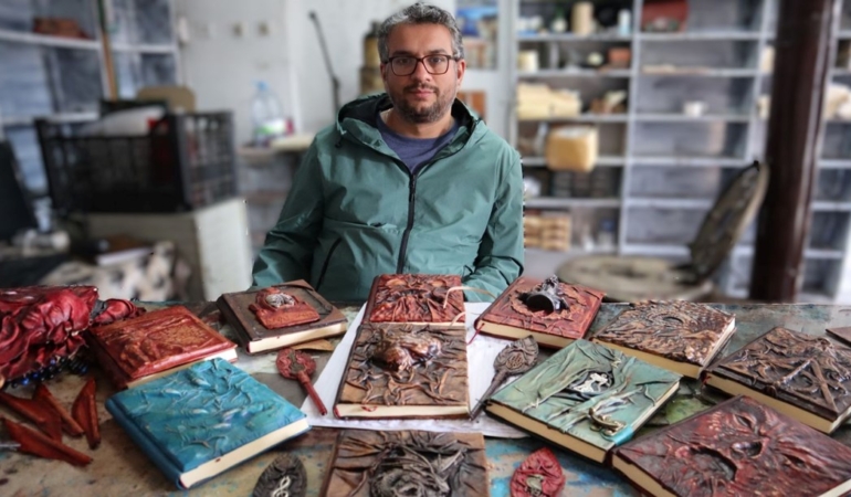 Çorum’da Deri Sanatıyla Defter Tasarlayan Usta