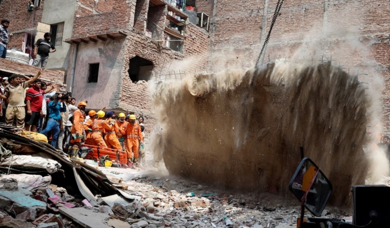 Hindistan’da Bina Çöktü: 11 Kayıp, Tazminat Açıklandı