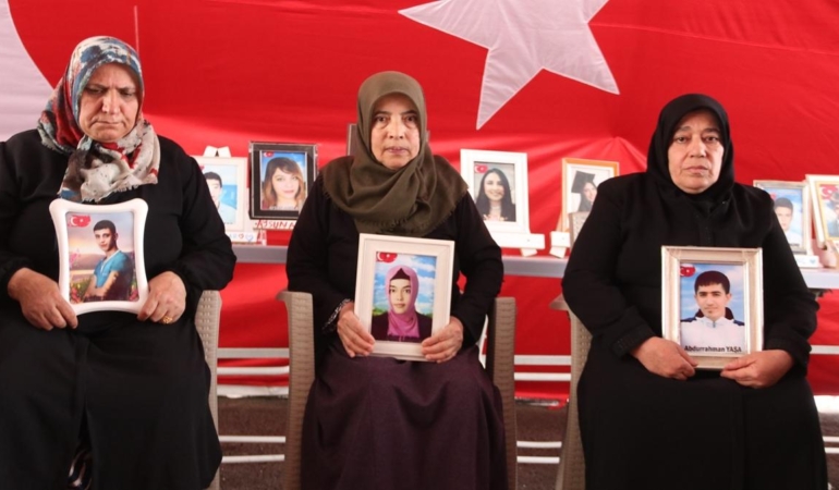 Evlat Nöbeti: Aileler 2064. Günde Çadırda!