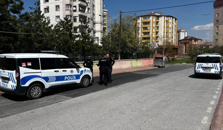 Eski Eşinin Bıçakladığı Kadın Hastaneye Kaldırıldı