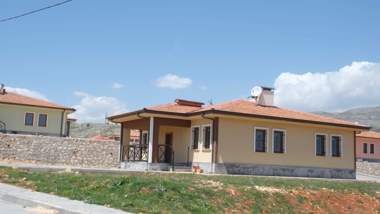 Adıyaman’ın Zey Köyü kayalık zeminde yeniden kuruldu