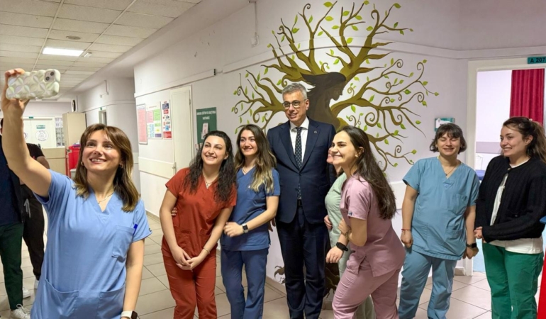 Ebeler Günü’nde Bakan’dan Teşekkür Mesajı