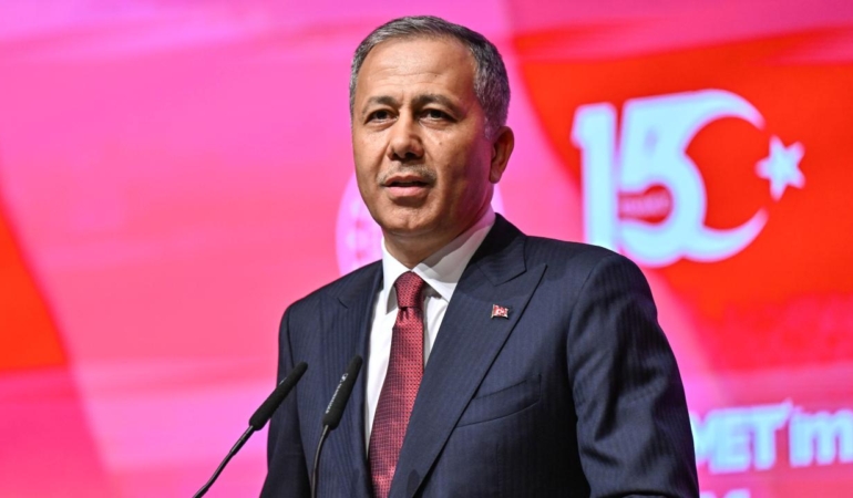 İki Kırmızı Bültenle Aranan Suçlu Yakalandı!
