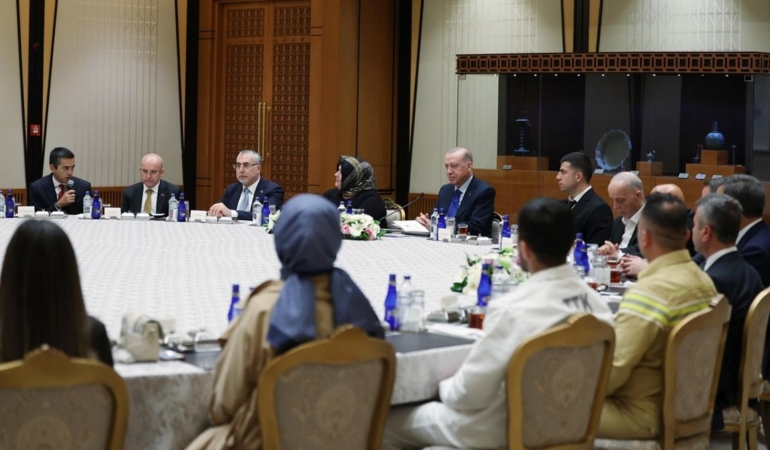 Erdoğan: Emek ve Dayanışma Gününde İşçilere Vurgu