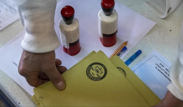 AK Parti Yeniden Önde: Son Anket Sonuçları