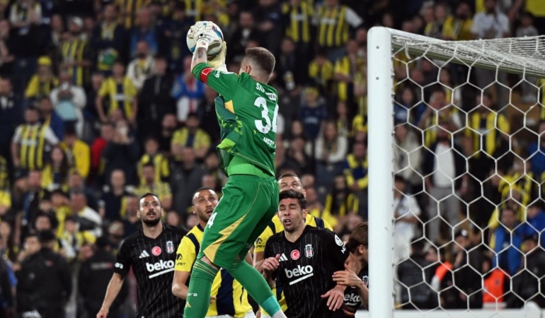 Mert Günok: “Derbileri İyi Oynadık, Birlik Olmalıyız!”