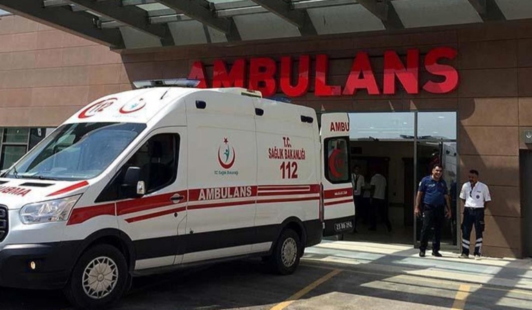 Minibüs Şarampole Yuvarlandı: 1 Ölü, 4 Yaralı
