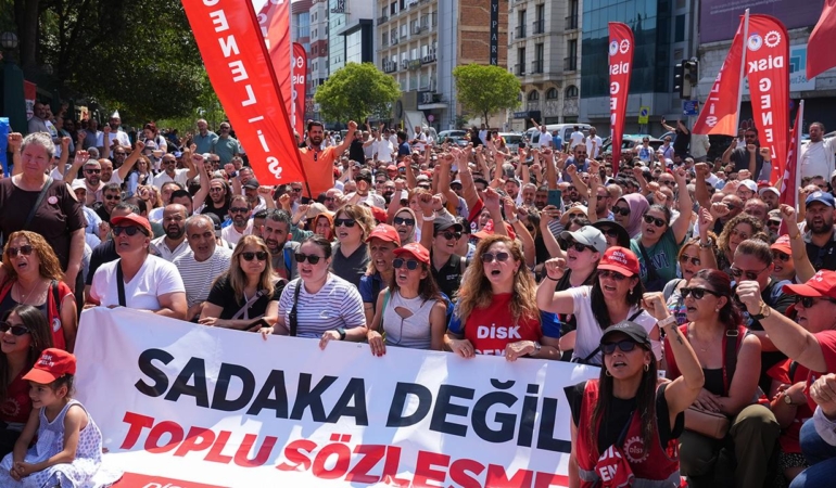 İzmir’de Büyükşehir’de Grev Bitti, İşten Çıkarmalar Başladı!