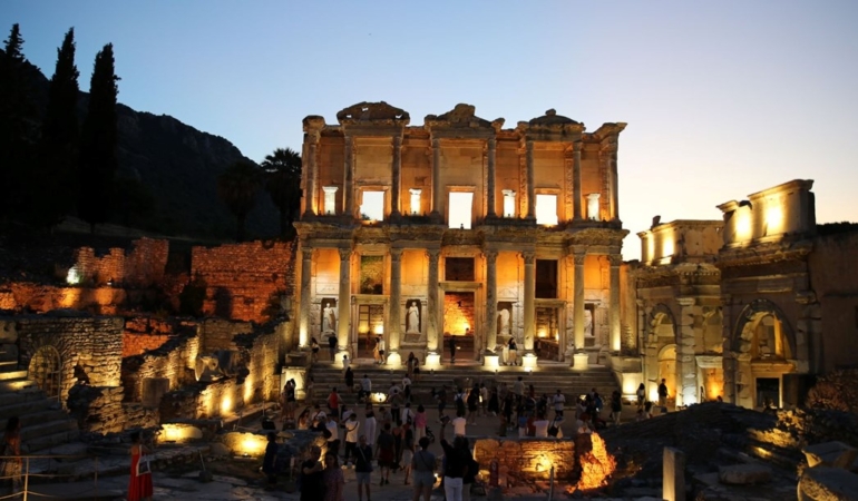 Efes’te Sanat Dolu Bir Festival Müzikseverleri Bekliyor