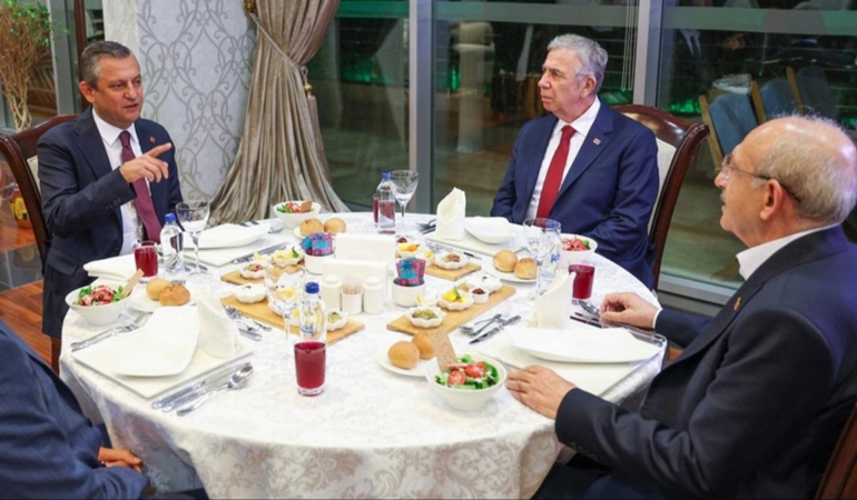 CHP’de Liderlik Mücadelesi: Özel, Yavaş ve Kılıçdaroğlu